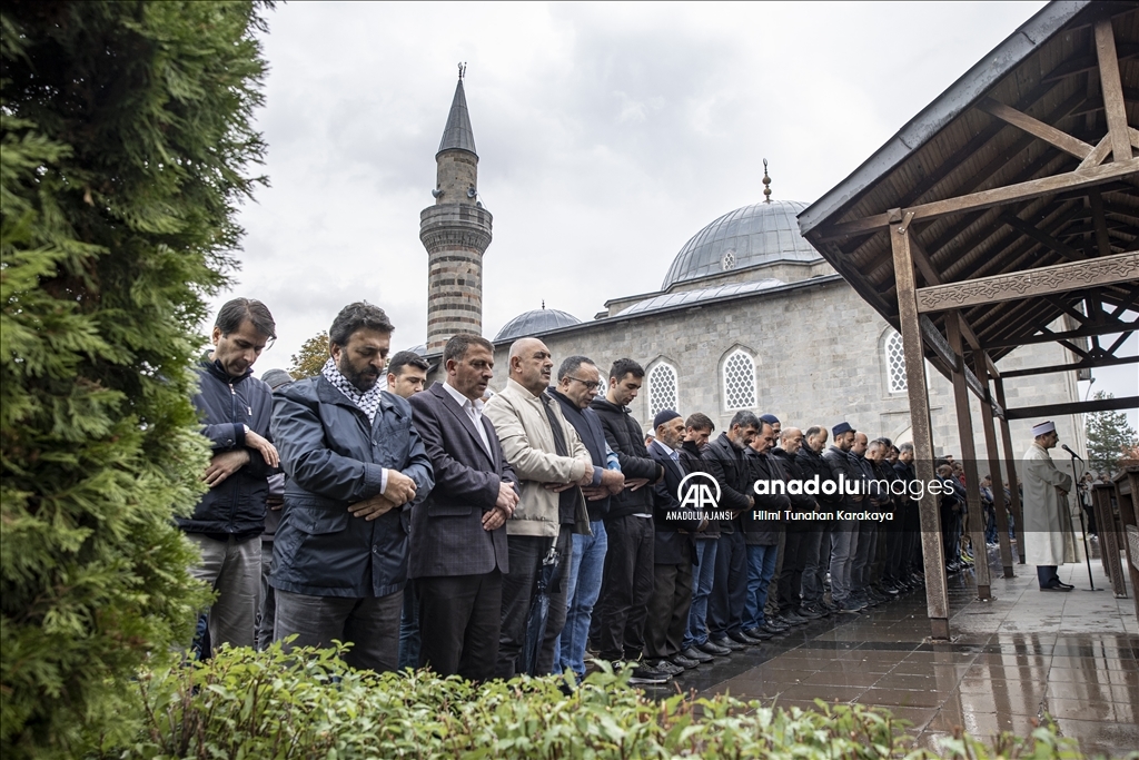 Gazze'de hayatını kaybedenler için Erzurum'da gıyabi cenaze namazı kılındı