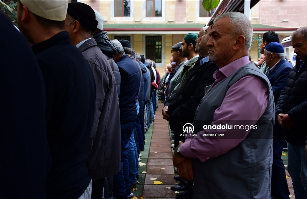 Eskişehir'deki camilerde Filistin'de hayatını kaybedenler için sela okundu, gıyabi cenaze namazı kılındı