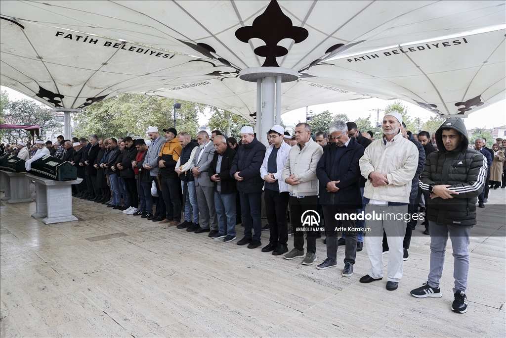 İstanbul'da, İsrail'in saldırısıyla hayatını kaybeden Filistinliler için gıyabi cenaze namazı kılındı