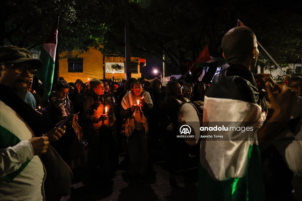 İsrail'in Gazze'deki hastaneye saldırısı Bogota'da protesto edildi 