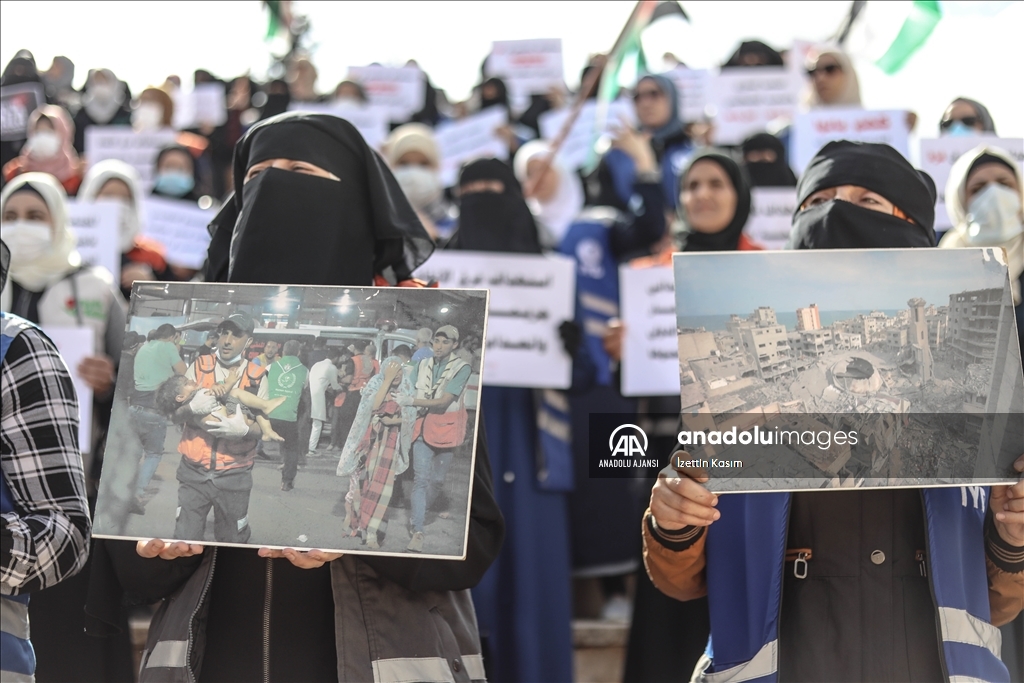İdlib'de insani yardım çalışanları, Gazze'ye destek için gösteri düzenledi