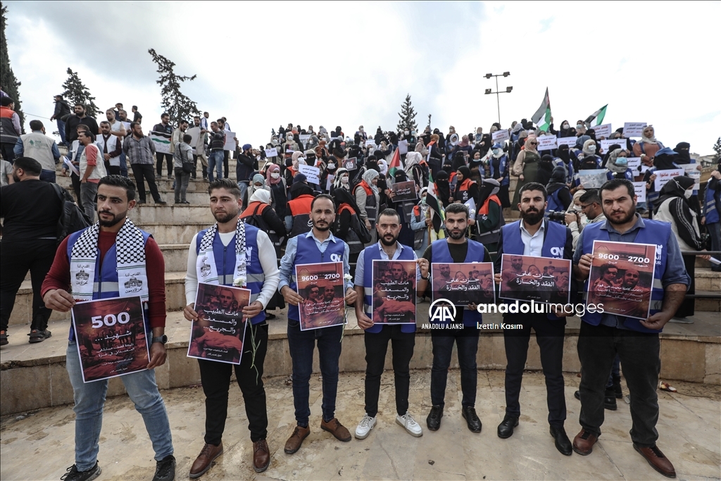 İdlib'de insani yardım çalışanları, Gazze'ye destek için gösteri düzenledi