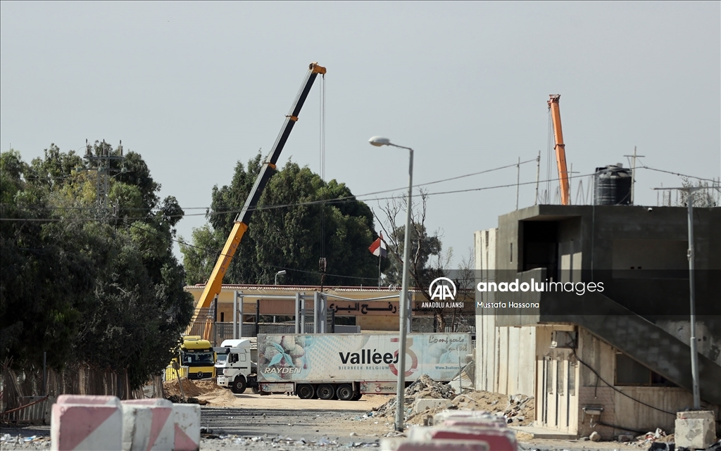 Refah Sınır Kapısı'ndan Gazze'ye insani yardım girişi başladı