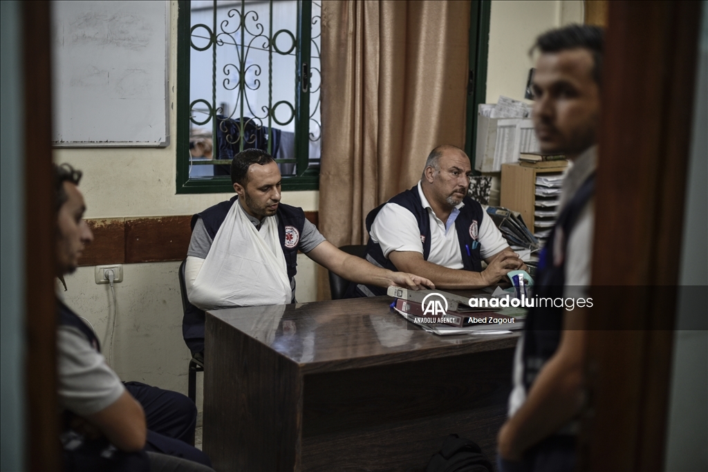 المسعفون في غزة.. إصرار على العمل رغم الخطر