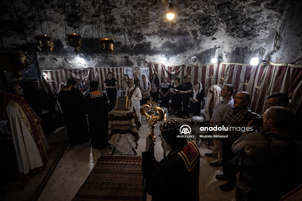Gazze'deki savaşta hayatını kaybedenler için Doğu Kudüs'teki Kıyamet Kilisesinde dua edildi