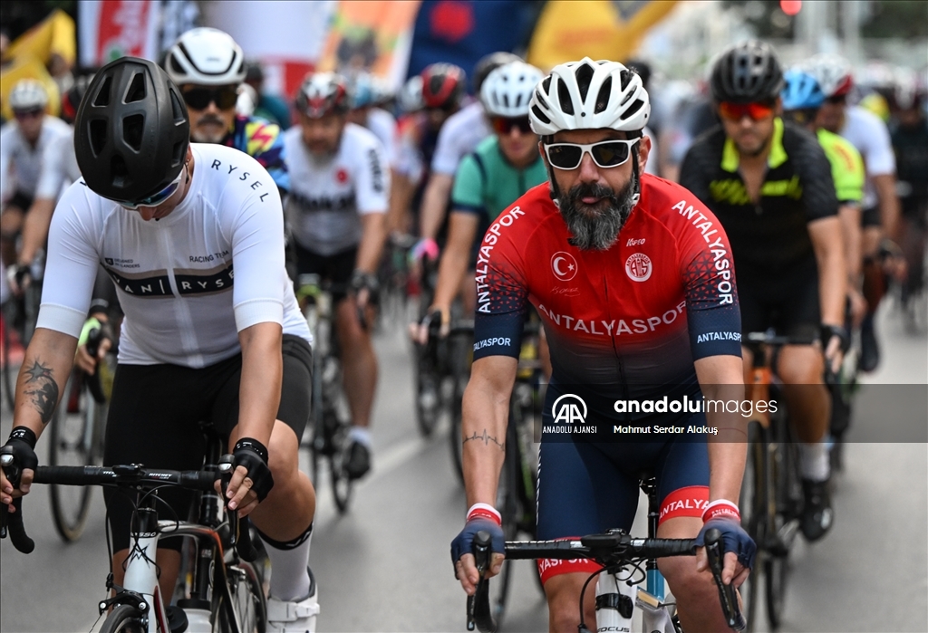 Granfondo İzmir Yol Bisiklet Yarışı başladı