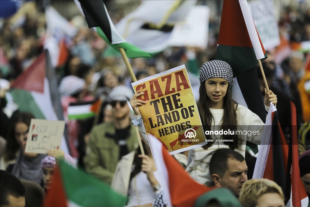 Hiljade ljudi na skupu podrške narodu Palestine u Sarajevu: "Zaustavite genocid u Gazi"