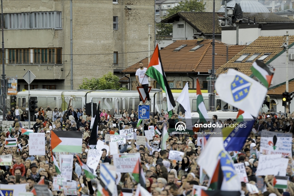 Hiljade ljudi na skupu podrške narodu Palestine u Sarajevu: "Zaustavite genocid u Gazi"