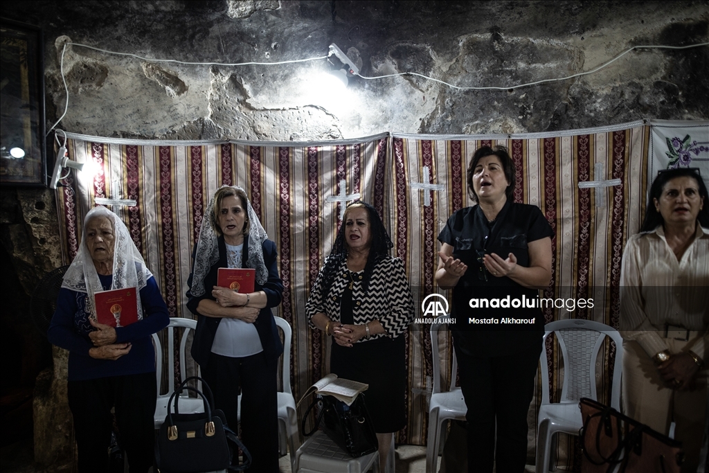 Gazze'deki savaşta hayatını kaybedenler için Doğu Kudüs'teki Kıyamet Kilisesinde dua edildi