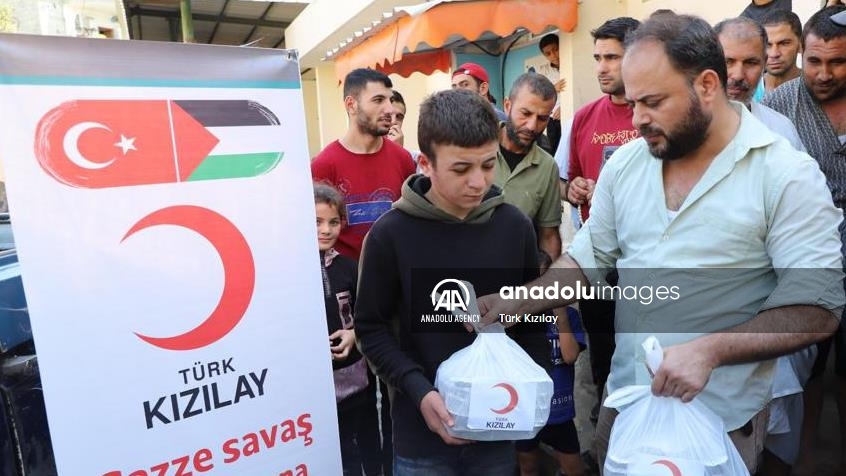 هلال احمر ترکیه دوباره به توزیع غذای گرم در غزه آغاز کرد
