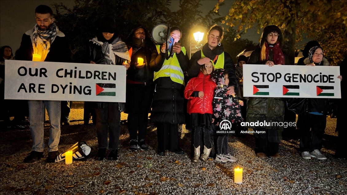 Hollanda'da anneler, Gazze'de öldürülen çocuklar için yürürken, Kanada'nın Edmonton kentinde Filistin'e destek için ölüm eylemi yapıldı