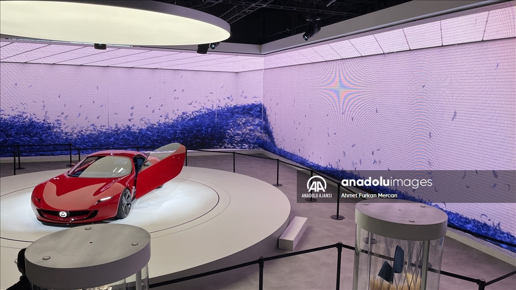 Japonya'da "Mobility Show" yeni nesil elektrikli araçlar, uçan arabalar ve robotlara ev sahipliği yapıyor