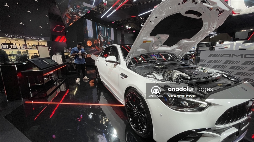 Japonya'da "Mobility Show" yeni nesil elektrikli araçlar, uçan arabalar ve robotlara ev sahipliği yapıyor