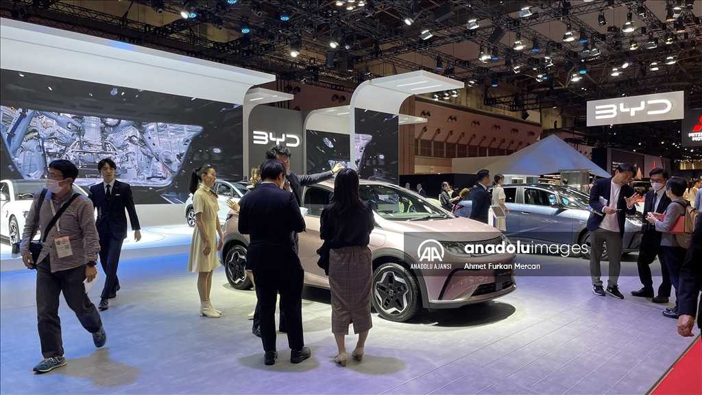 Japonya'da "Mobility Show" yeni nesil elektrikli araçlar, uçan arabalar ve robotlara ev sahipliği yapıyor