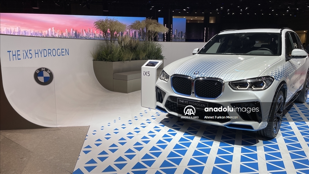 Japonya'da "Mobility Show" yeni nesil elektrikli araçlar, uçan arabalar ve robotlara ev sahipliği yapıyor