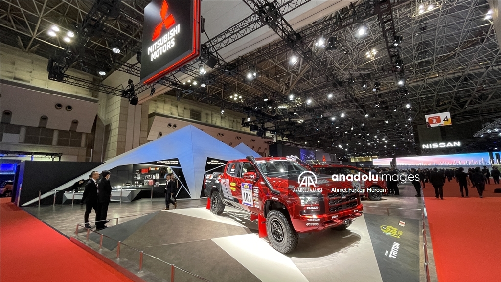 Japonya'da "Mobility Show" yeni nesil elektrikli araçlar, uçan arabalar ve robotlara ev sahipliği yapıyor