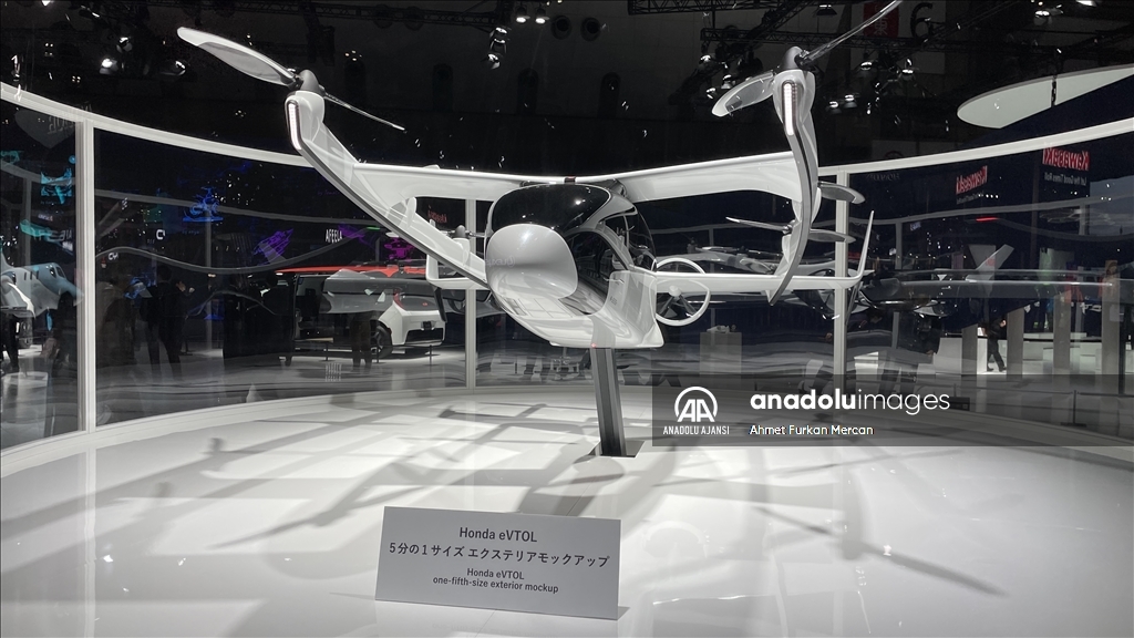 Japonya'da "Mobility Show" yeni nesil elektrikli araçlar, uçan arabalar ve robotlara ev sahipliği yapıyor