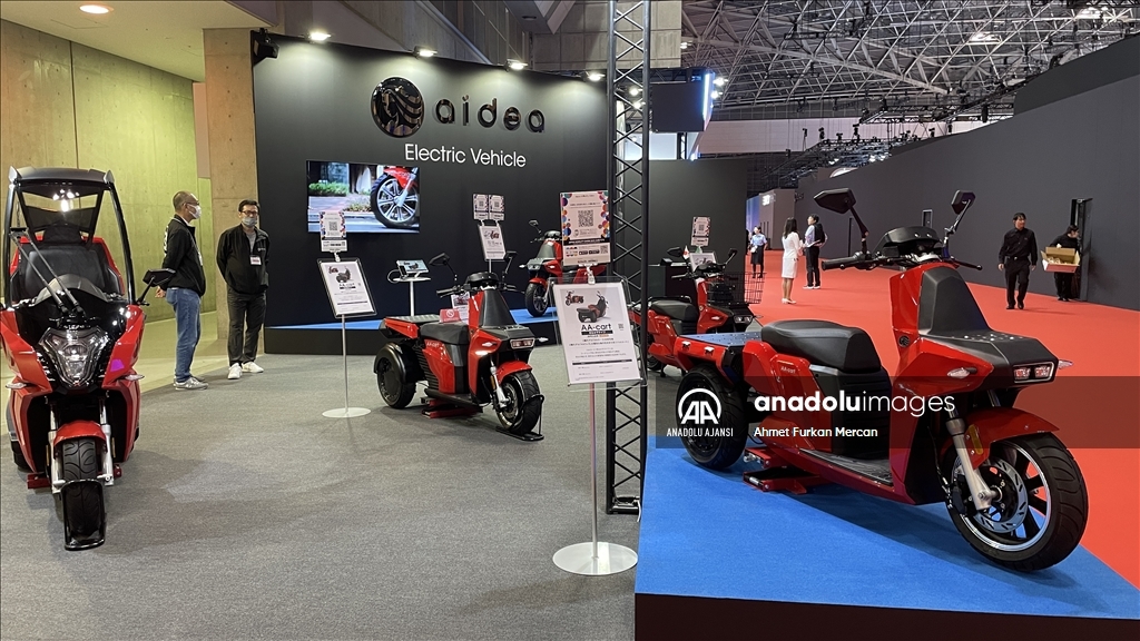 Japonya'da "Mobility Show" yeni nesil elektrikli araçlar, uçan arabalar ve robotlara ev sahipliği yapıyor