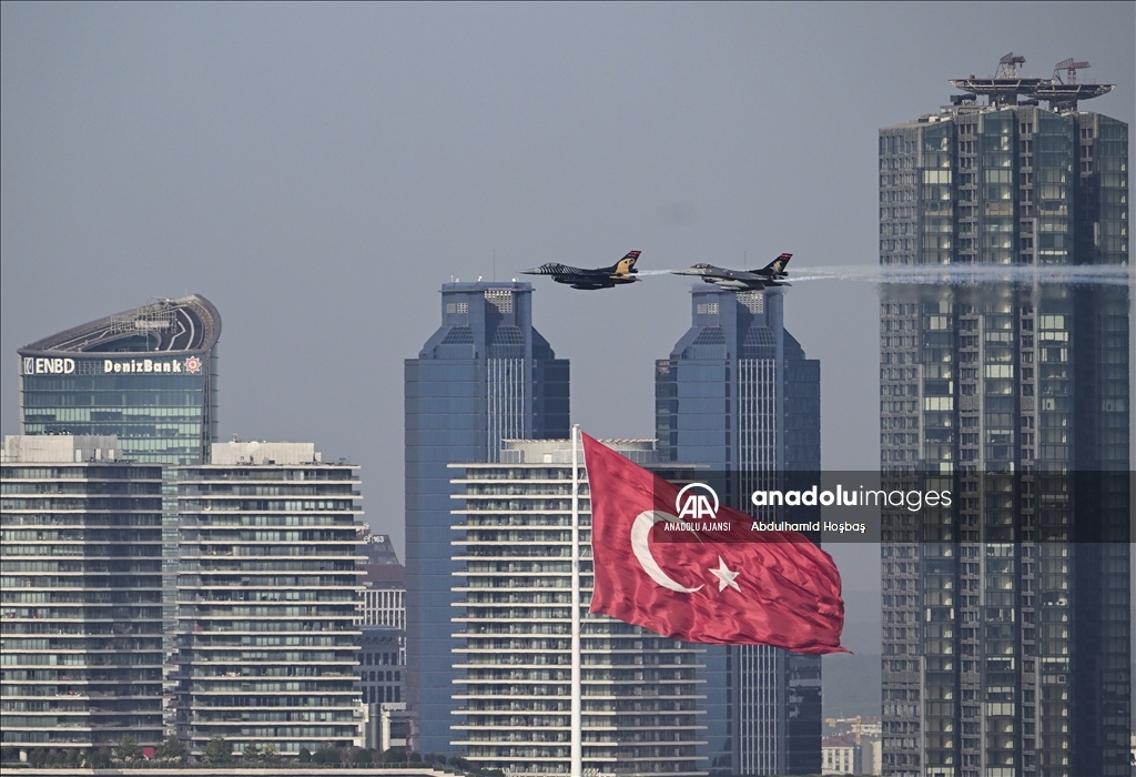 Türk Yıldızları, SOLOTÜRK, F-16 ve F-4E jetleri İstanbul Boğazı'nda prova yaptı