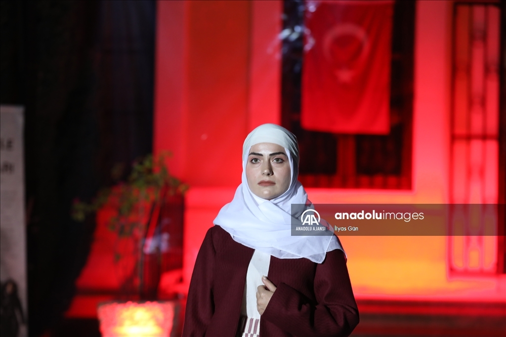 Milli Mücadele'nin kadın kahramanlarının giydiği kıyafetler yeniden tasarlandı