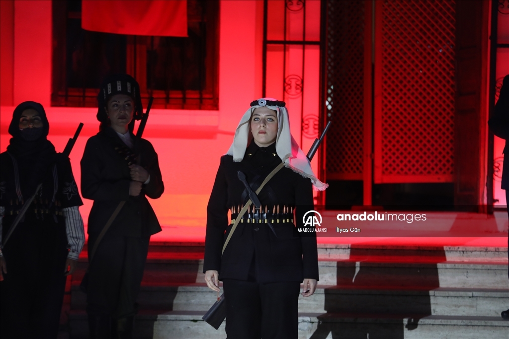 Milli Mücadele'nin kadın kahramanlarının giydiği kıyafetler yeniden tasarlandı