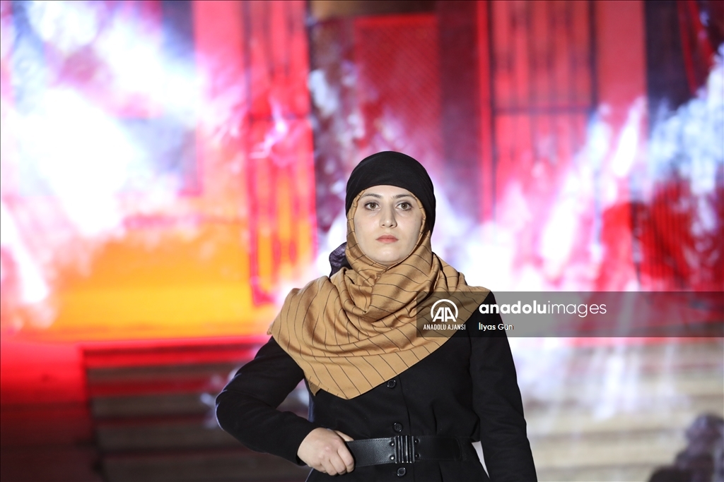 Milli Mücadele'nin kadın kahramanlarının giydiği kıyafetler yeniden tasarlandı
