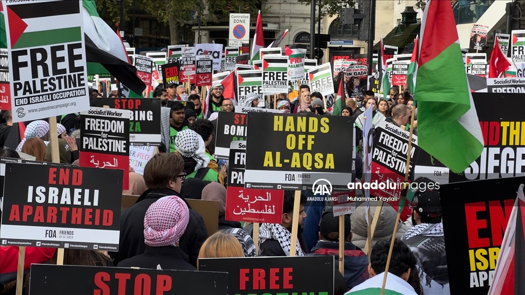 Londra'da Filistin'e destek gösterisi düzenlendi