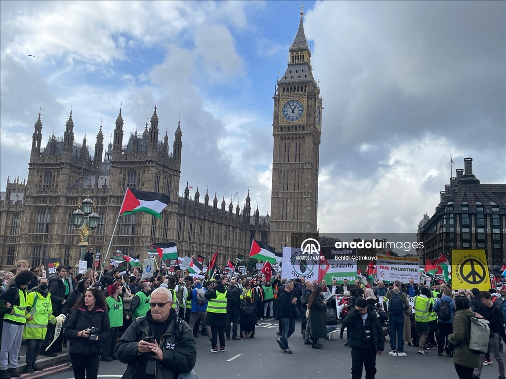 Londra'da Filistin'e destek gösterisi düzenlendi