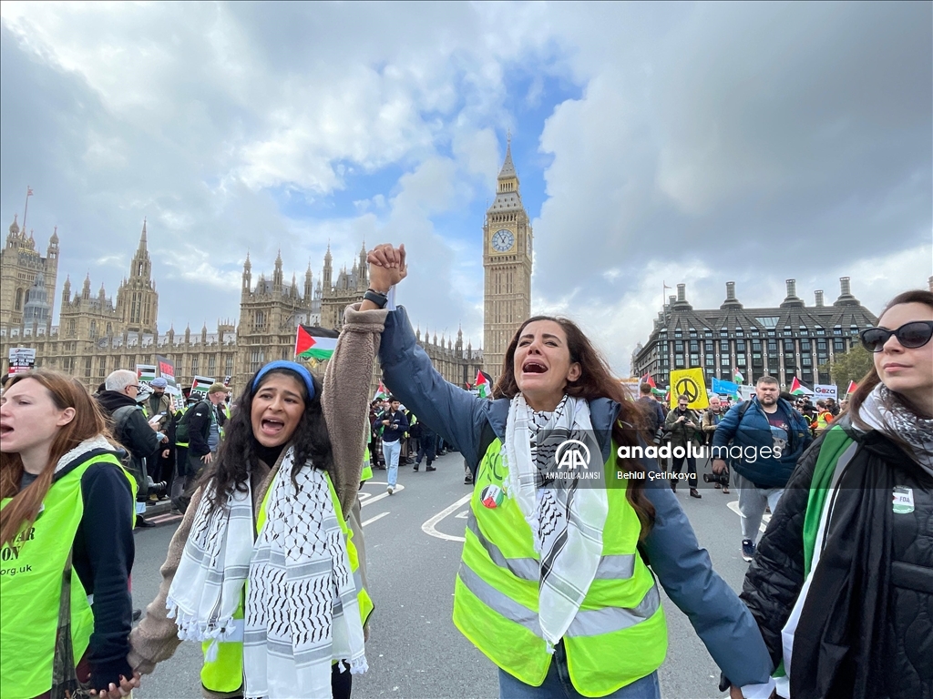 Londra'da Filistin'e destek gösterisi düzenlendi