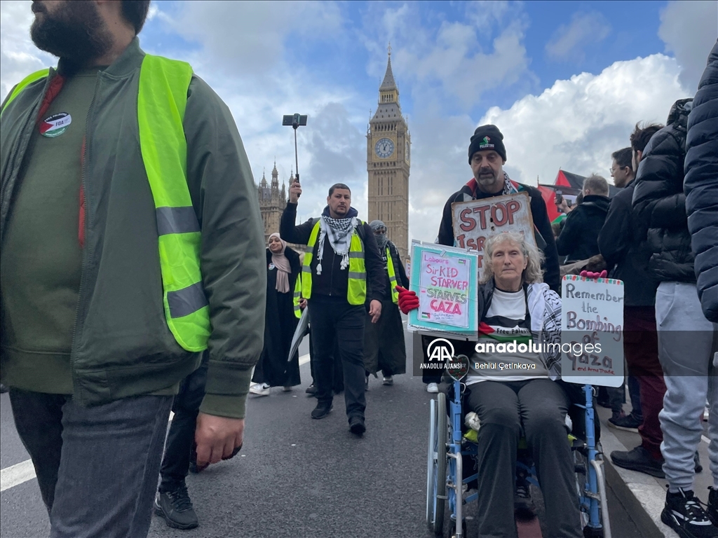 Londra'da Filistin'e destek gösterisi düzenlendi