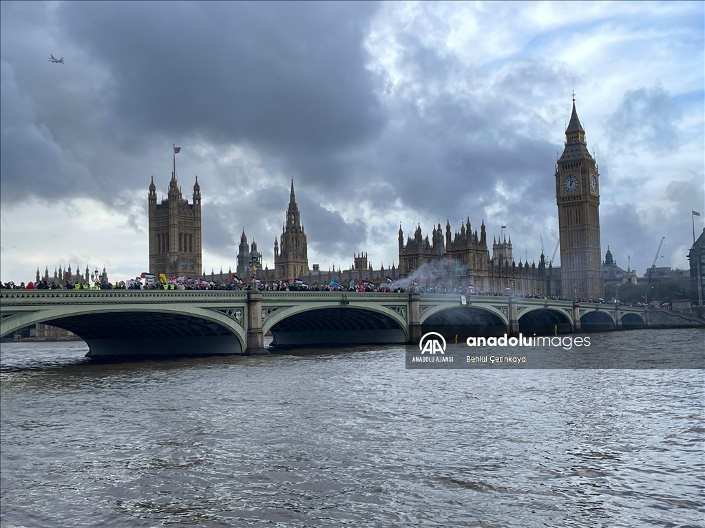Londra'da Filistin'e destek gösterisi düzenlendi
