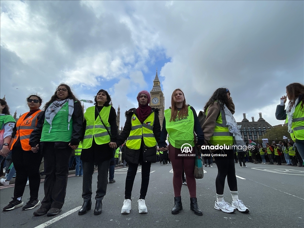 Londra'da Filistin'e destek gösterisi düzenlendi