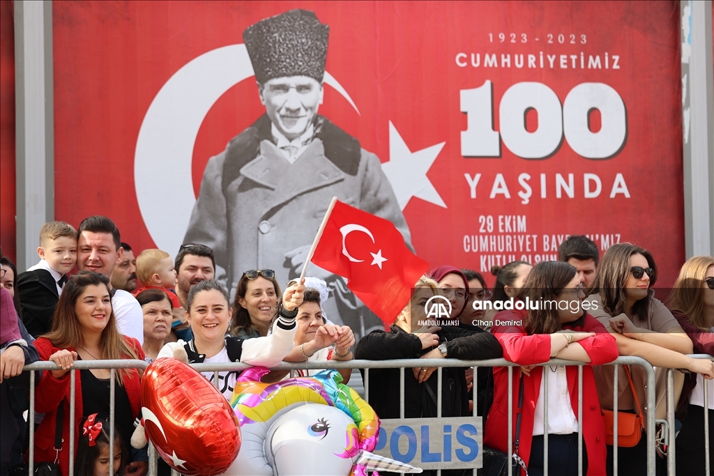 Edirne'de Cumhuriyet'in 100. yıl dönümü kutlanıyor