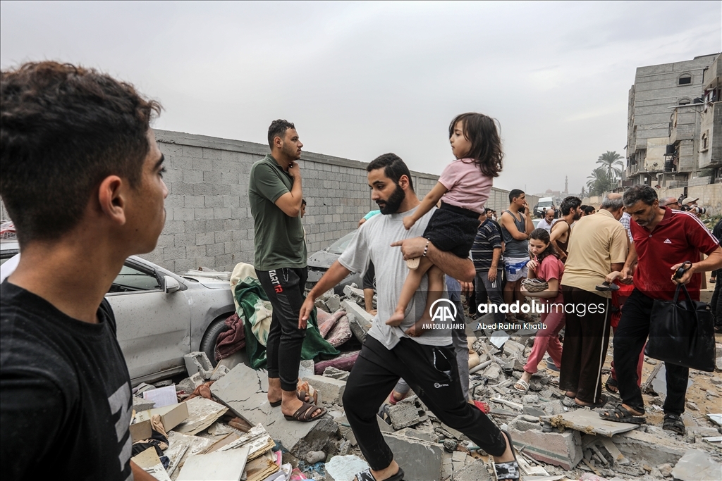 İsrail ordusunun Gazze'ye yönelik yoğun bombardımanı devam ediyor