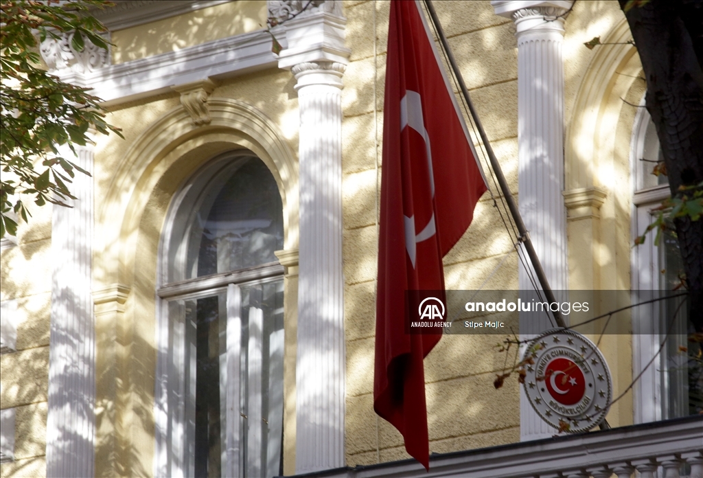 Republika Turkiye obilježava 100. godišnjicu: Na zgradama ambasada u regiji istaknute turske zastave - ZAGREB​​​​​​​