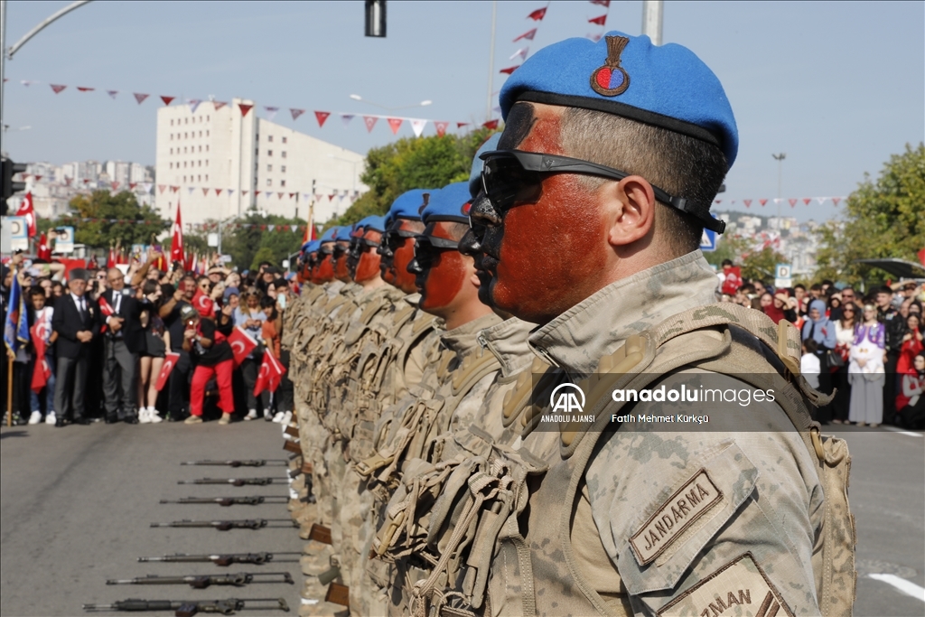 Cumhuriyet'e giden yolda ilk adımın atıldığı Samsun'da 100. yıl coşkusu