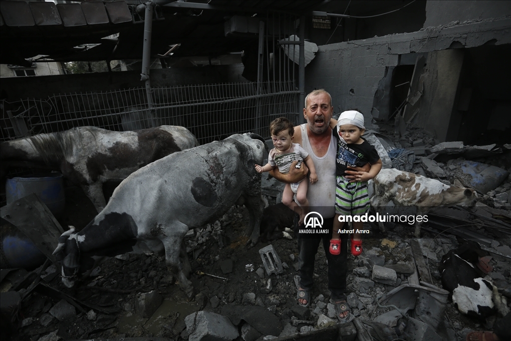 İsrail ordusunun Gazze'ye yönelik yoğun bombardımanı devam ediyor