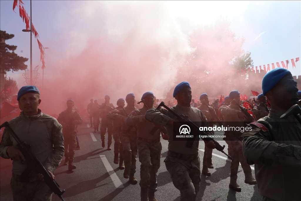 Туркије со низа манифестации ја одбележува 100-годишнината од основањето на Републиката