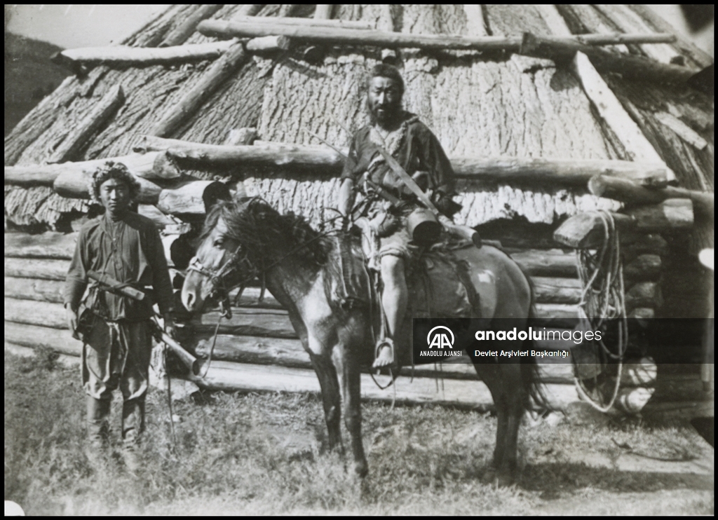 Türk boylarının 111 yıllık fotoğrafları Devlet Arşivleri'nde