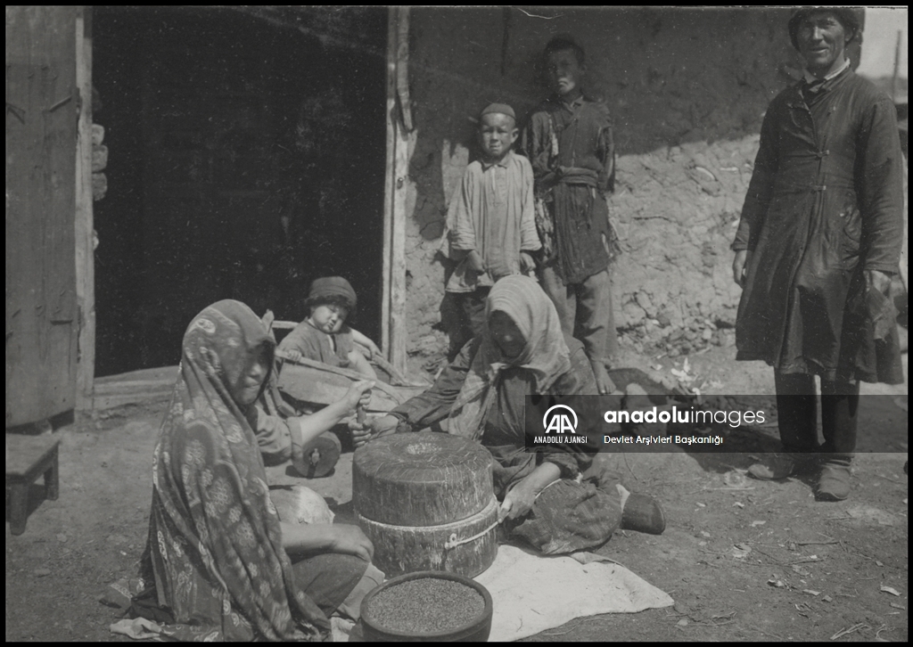 Türk boylarının 111 yıllık fotoğrafları Devlet Arşivleri'nde