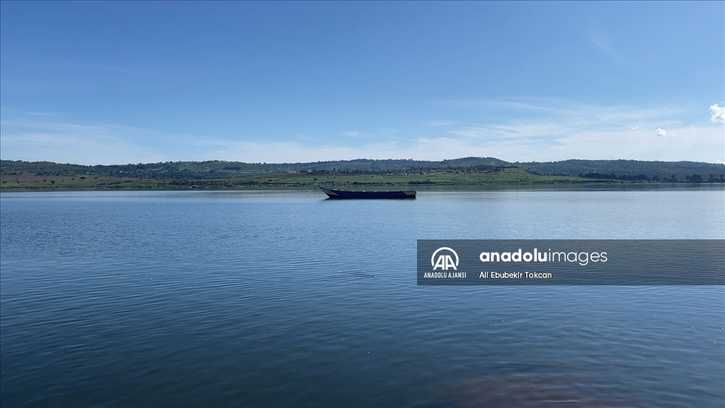 Beyaz Nil'in doğduğu Uganda'daki Victoria Gölü, doğal güzelliği ile dikkat çekiyor