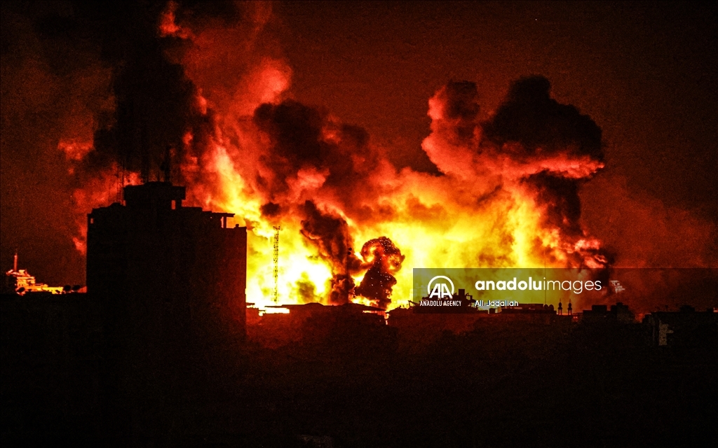 Израиль продолжает наносить удары по сектору Газа