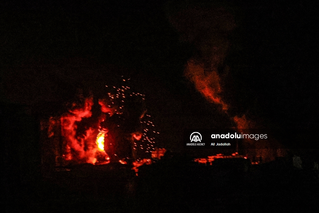 Израиль продолжает наносить удары по сектору Газа