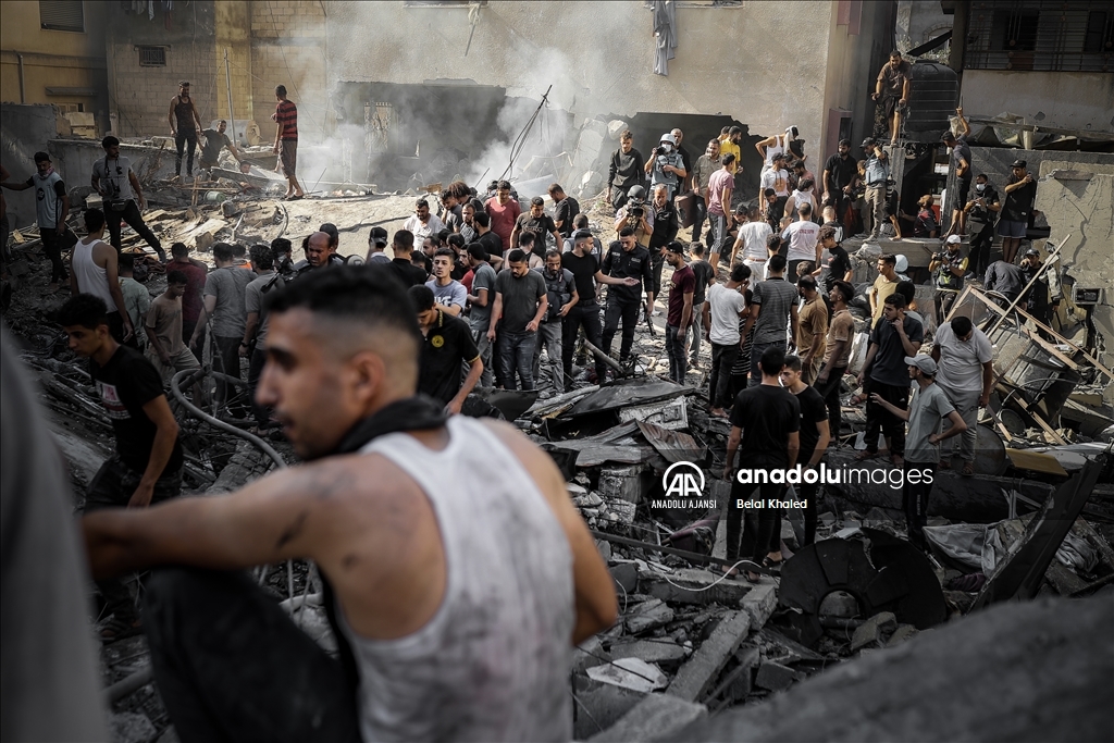 İsrail ordusunun Gazze'ye yönelik yoğun bombardımanı devam ediyor