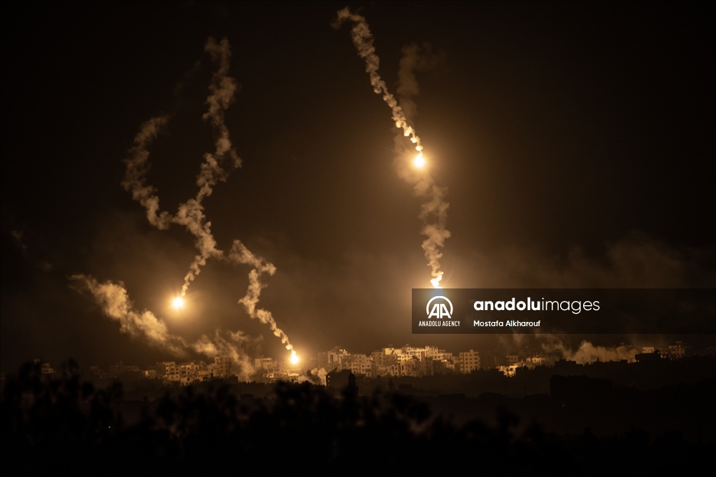 Au 33ème jour de la guerre, frappes israéliennes intensives et tirs d'artillerie nourris sur la bande de Gaza