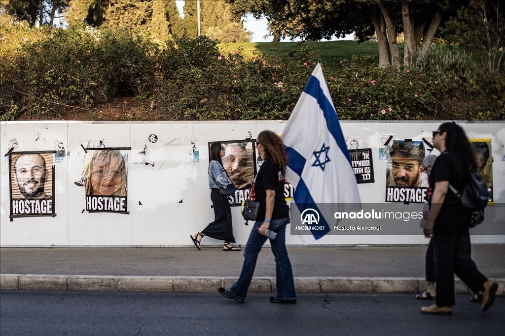 إسرائيل.. ذوو الأسرى يواصلون الضغط على نتنياهو