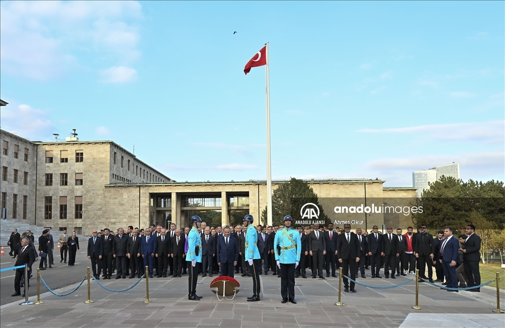 Büyük Önder Atatürk'ü anıyoruz