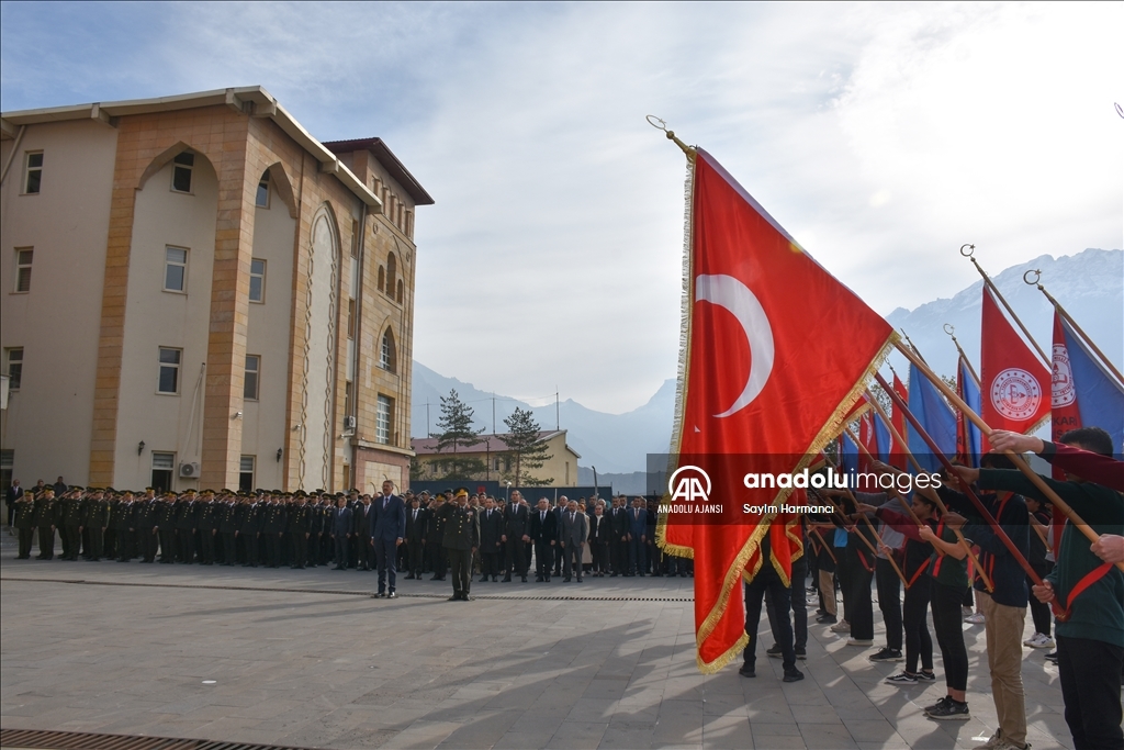 Büyük Önder Atatürk'ü anıyoruz