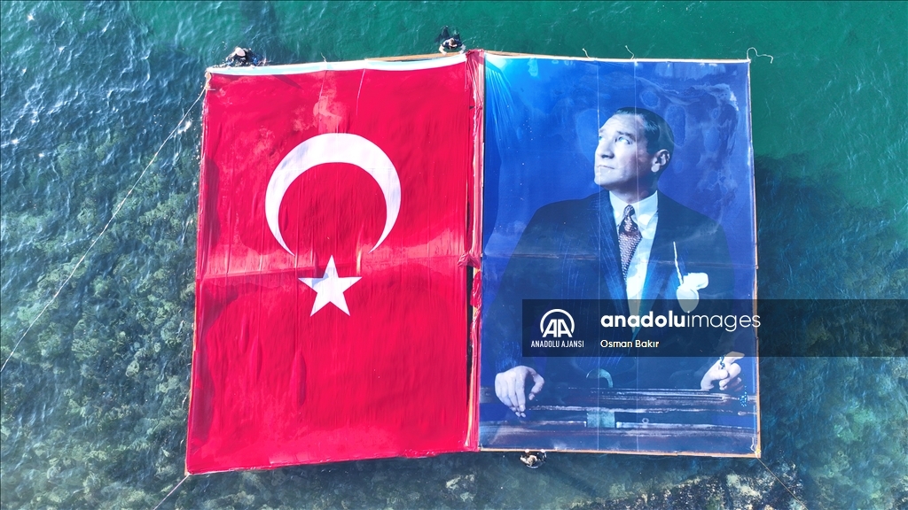 Büyük Önder Atatürk'ü anıyoruz