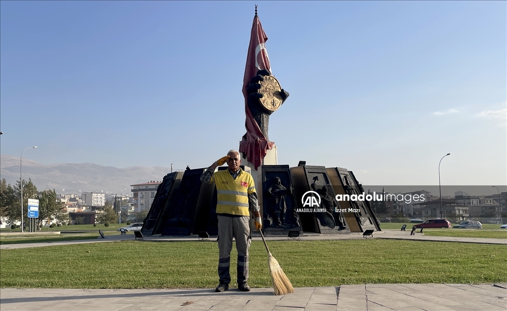 Büyük Önder Atatürk'ü anıyoruz